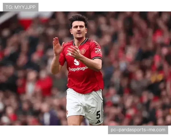 曼联整体失衡问题加剧，个人能力难掩体系短板