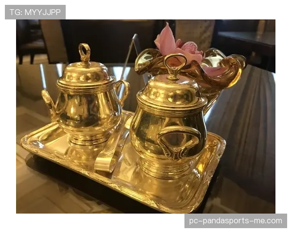 莫德里奇家里那张餐桌，比我家车还贵，真是活成了两个世界