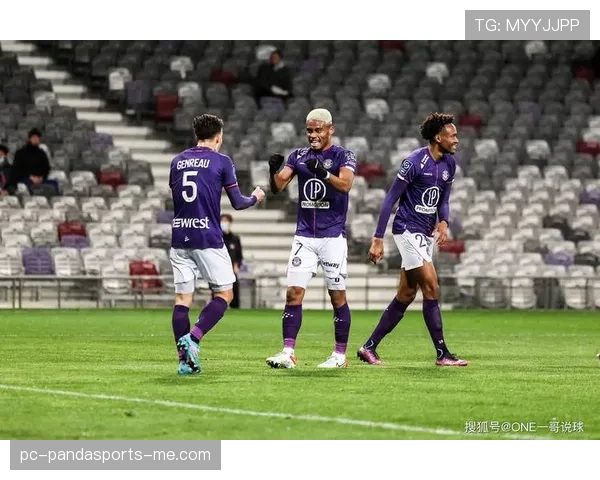 利雅得胜利联赛统治力面临争议，关键赛段表现变化影响争冠形势